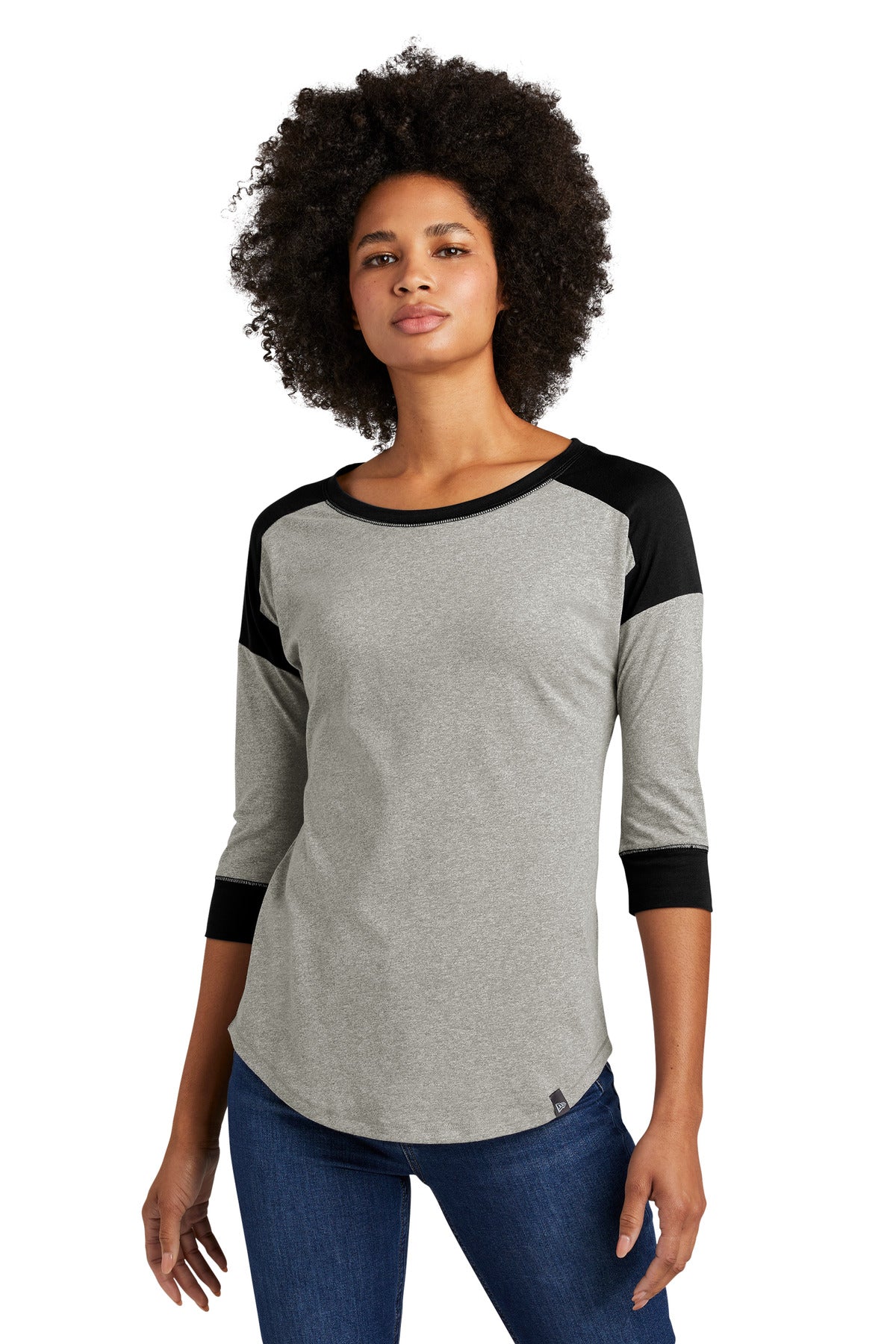 New Era  Women's Heritage Blend 3/4-Sleeve Baseball Raglan Tee. LNEA104